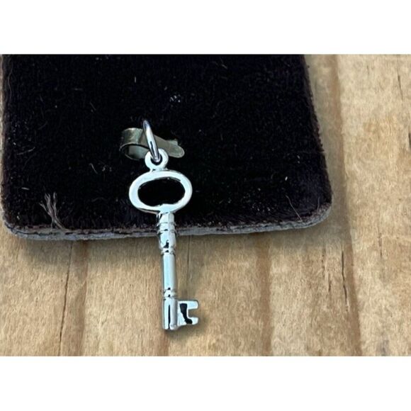 Rhodium Plated Sterling Silver Antique Skeleton Key Charm by Rembrandt - Picture 4 of 4